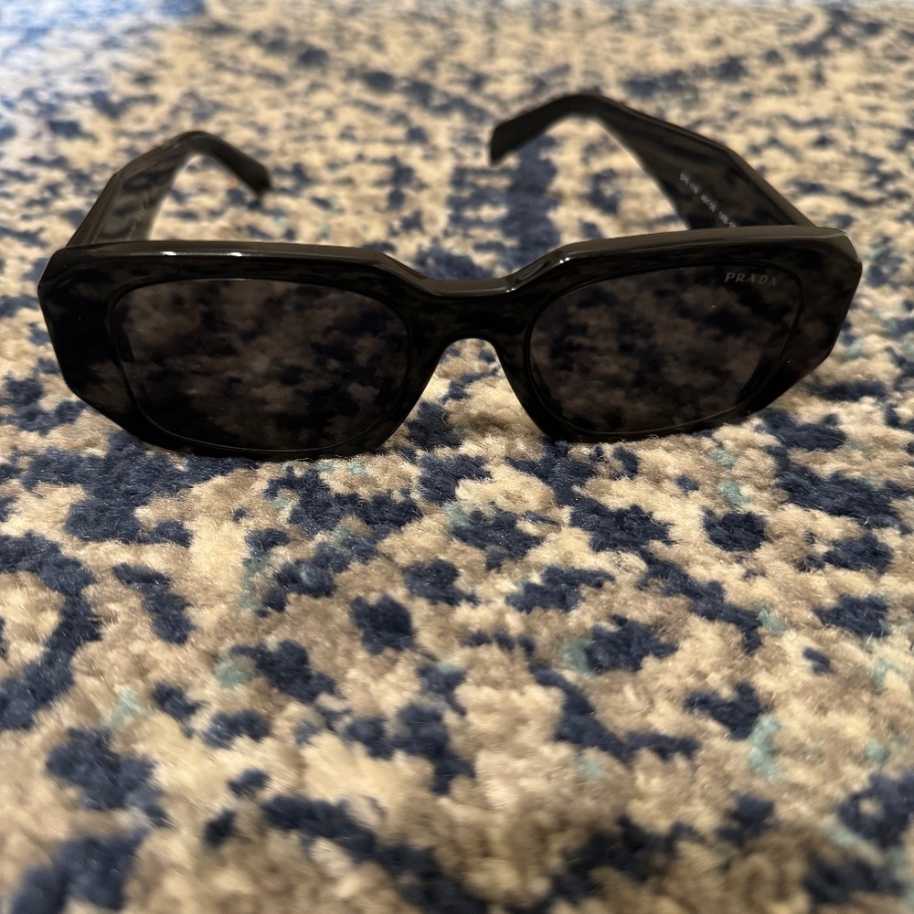 AUTHENTIC PRADA  WOMENS BLACK SUNGLASSES